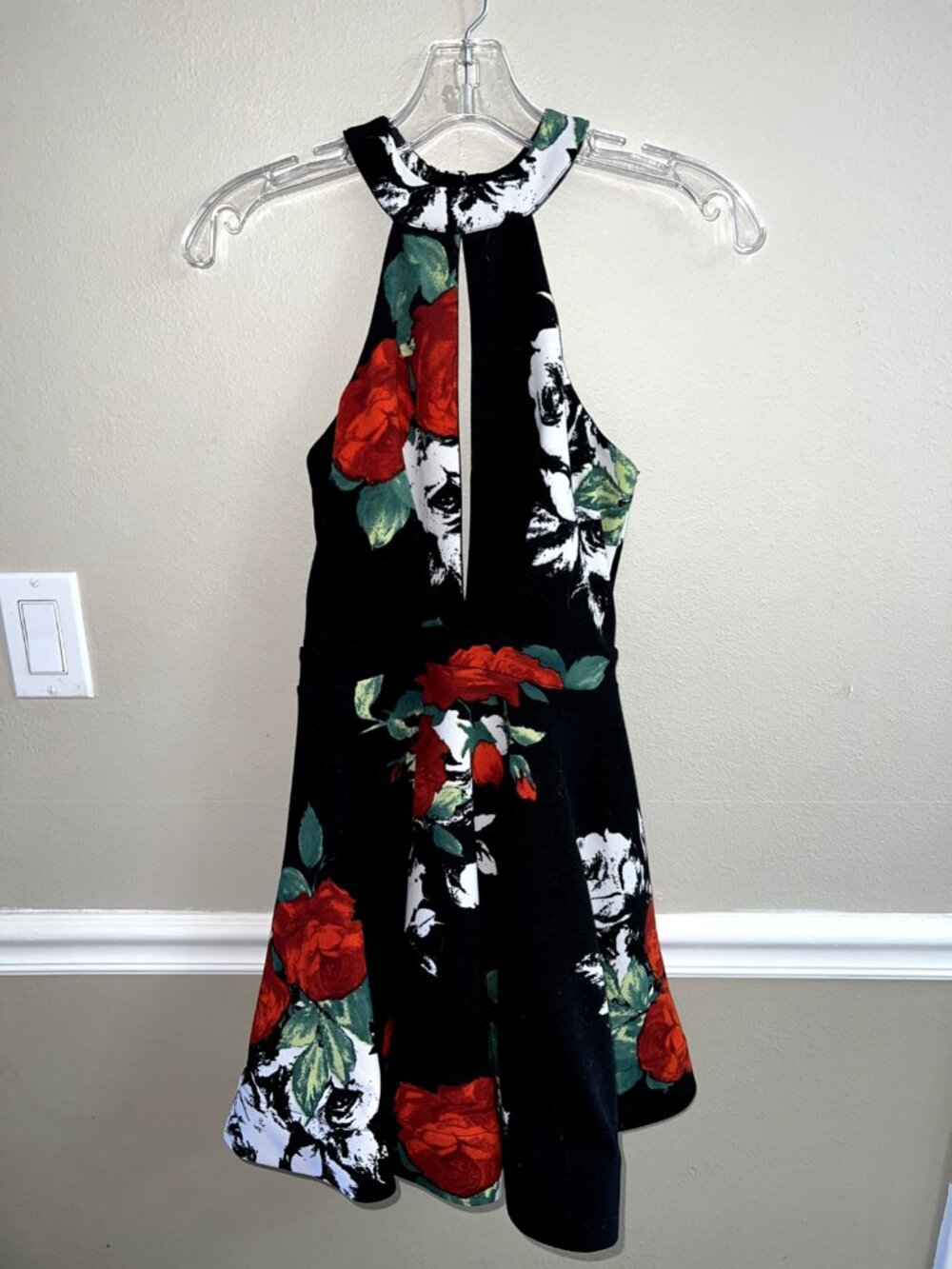 woman's Windsor dress sz S small  halter cut out floral print black red white